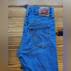 Levi’s Ribcage Straight Ankle jeans size 27